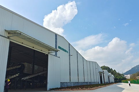 A construction waste sorting production line in Jiangmen, Guangdong, with a capacity of 300 tons per hour, is about to go into operation.